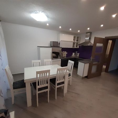 Apartment Lucky With Jacuzzi Trogir Bilik gambar