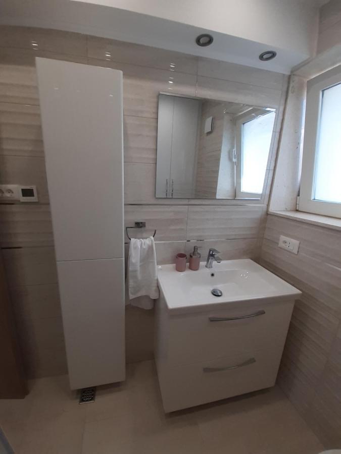 Apartment Lucky With Jacuzzi Trogir Luaran gambar