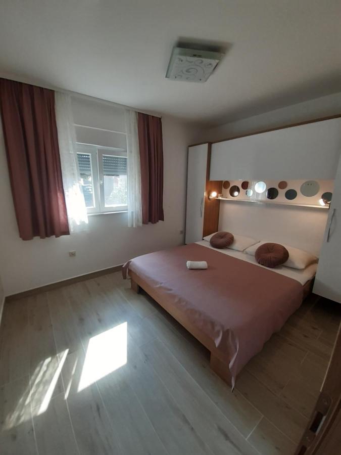 Apartment Lucky With Jacuzzi Trogir Luaran gambar