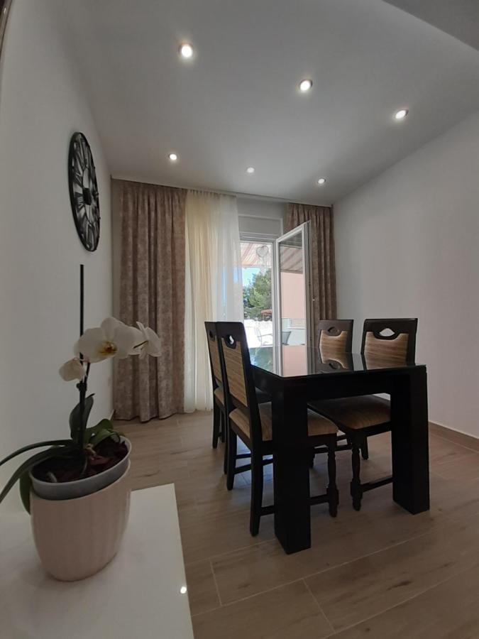 Apartment Lucky With Jacuzzi Trogir Luaran gambar