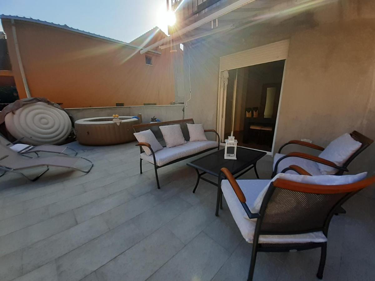 Apartment Lucky With Jacuzzi Trogir Luaran gambar