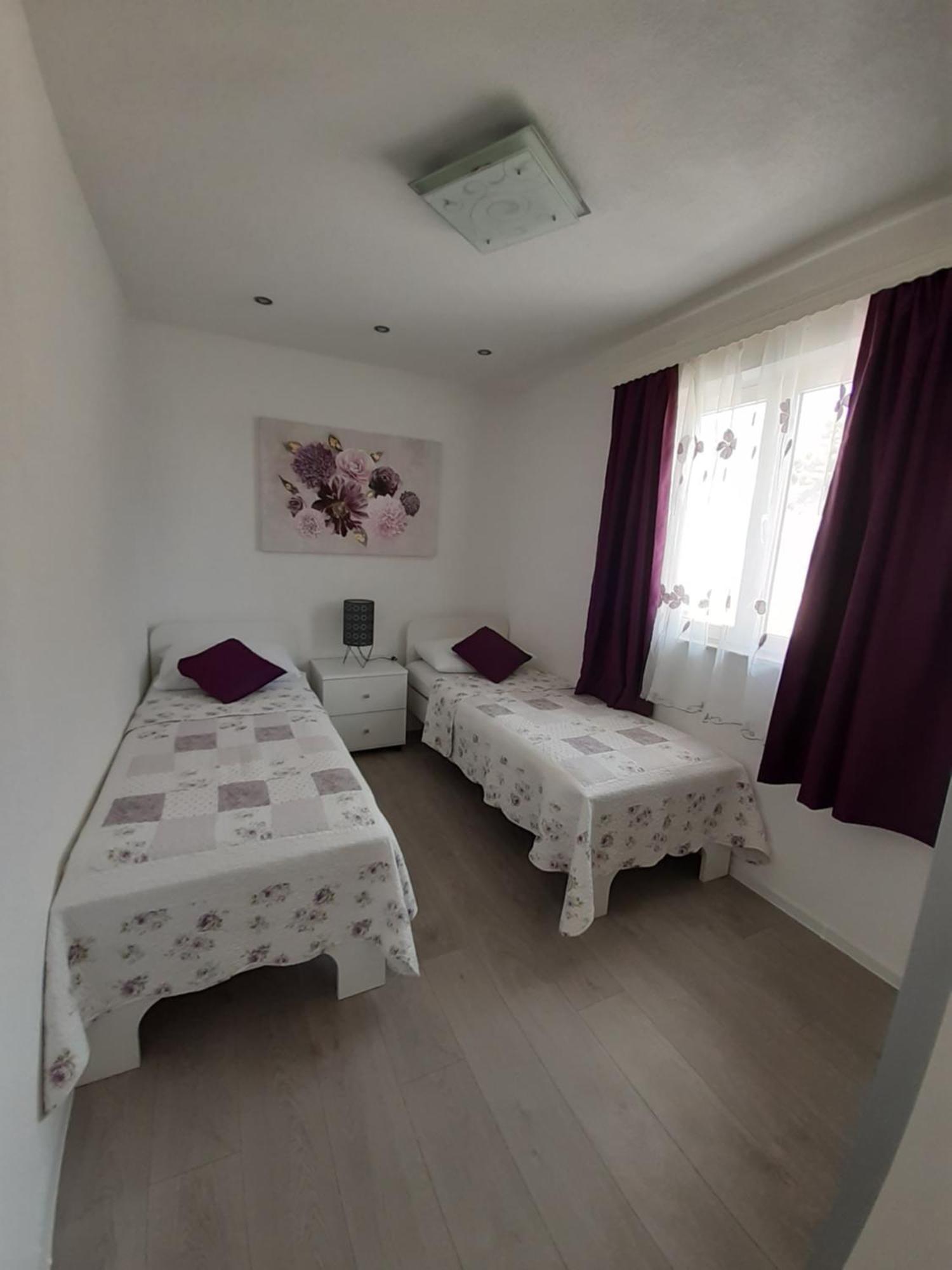 Apartment Lucky With Jacuzzi Trogir Bilik gambar