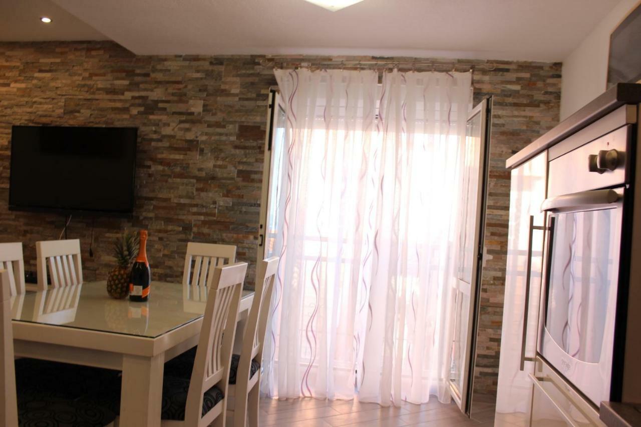Apartment Lucky With Jacuzzi Trogir Luaran gambar