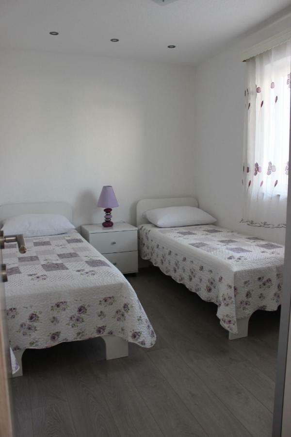 Apartment Lucky With Jacuzzi Trogir Luaran gambar