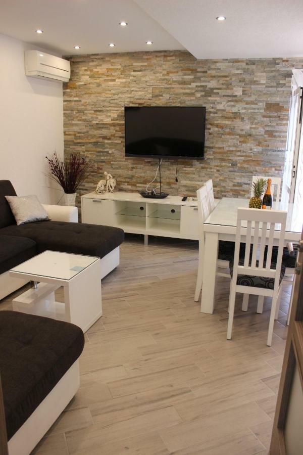 Apartment Lucky With Jacuzzi Trogir Luaran gambar