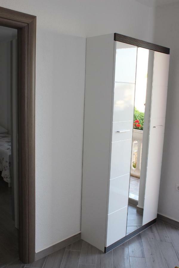 Apartment Lucky With Jacuzzi Trogir Luaran gambar