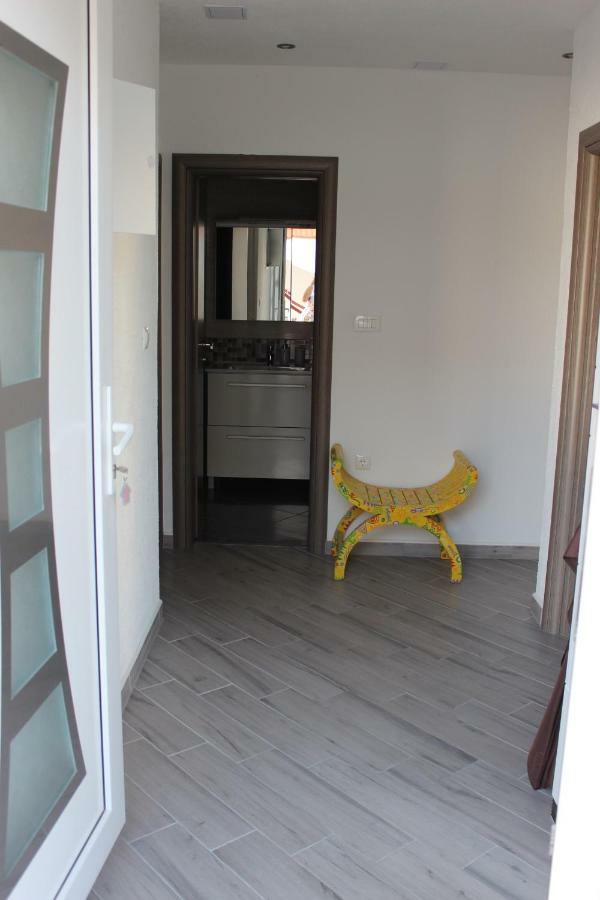 Apartment Lucky With Jacuzzi Trogir Luaran gambar
