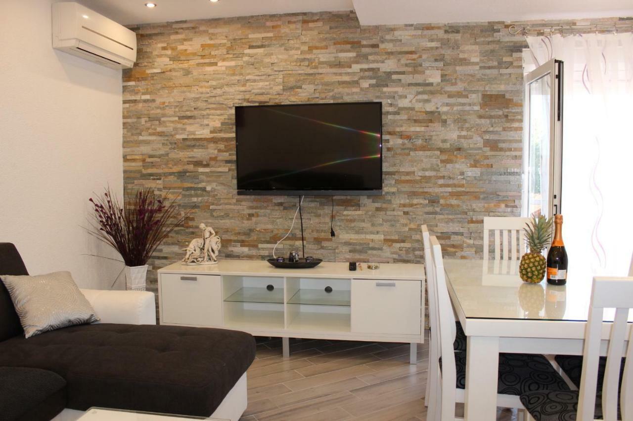 Apartment Lucky With Jacuzzi Trogir Luaran gambar
